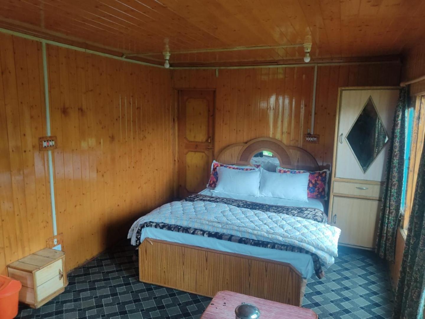 Roseland Cottage , Гулмарг Екстериор снимка