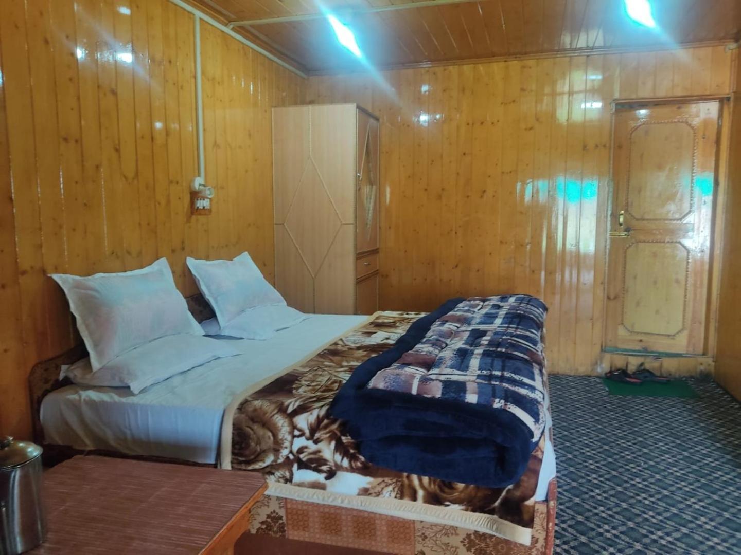 Roseland Cottage , Гулмарг Екстериор снимка