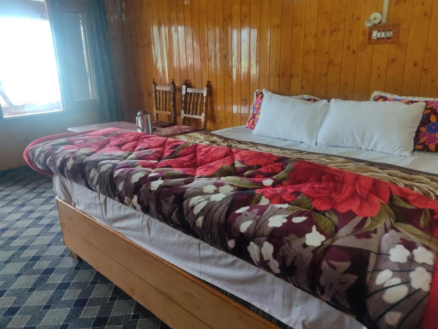 Roseland Cottage , Гулмарг Екстериор снимка