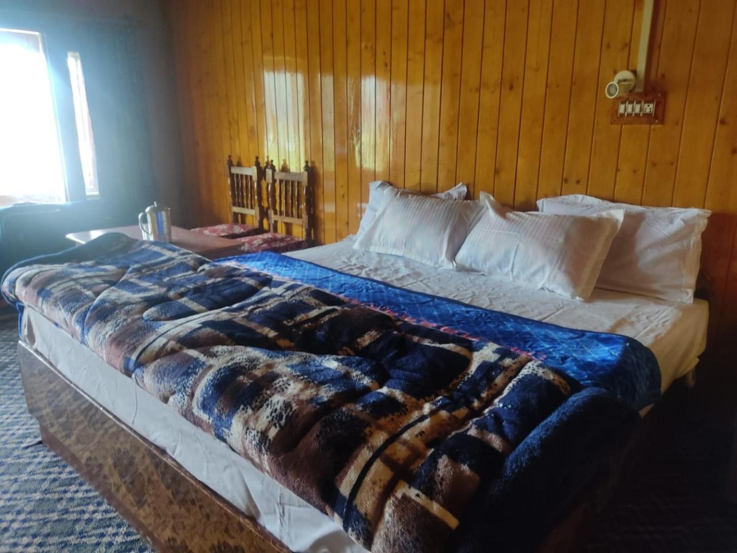 Roseland Cottage , Гулмарг Екстериор снимка