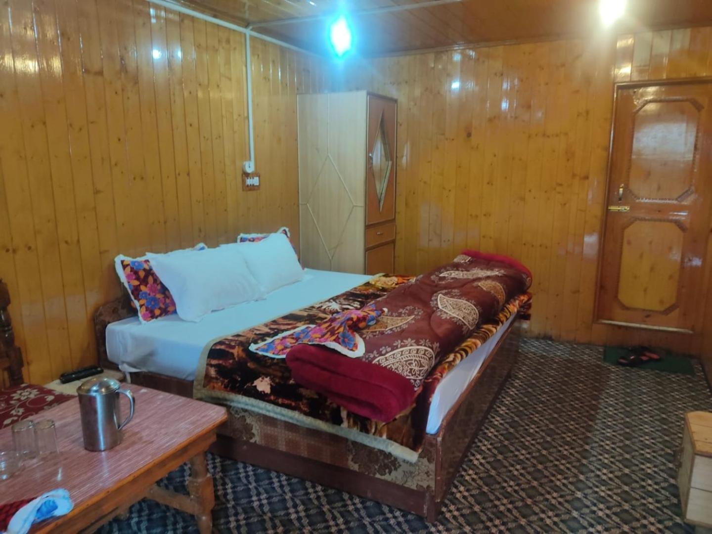 Roseland Cottage , Гулмарг Екстериор снимка