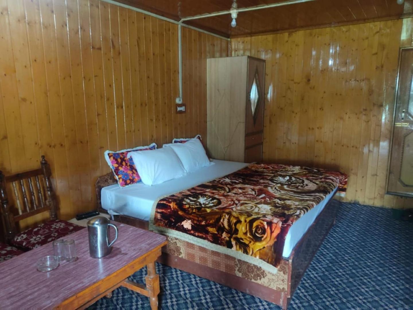 Roseland Cottage , Гулмарг Екстериор снимка
